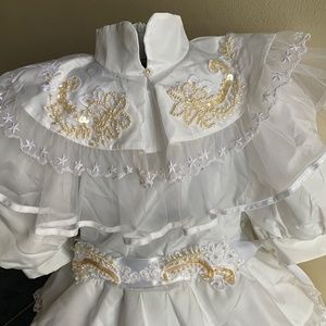 Excellent condition girl’s first communion dress and double layer vail